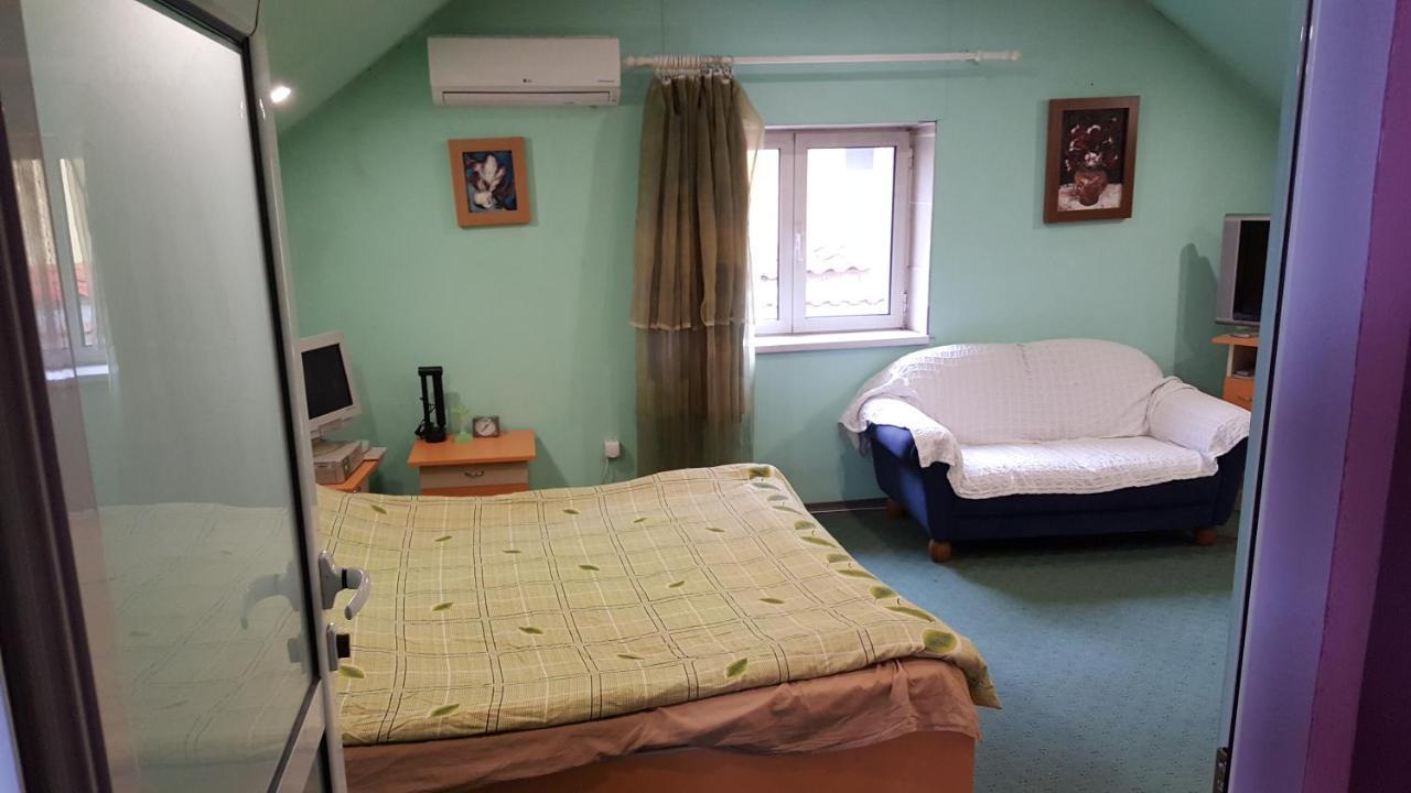 Casele Lena Bed & Breakfast Aldesti  Ngoại thất bức ảnh