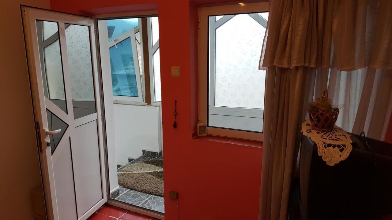 Casele Lena Bed & Breakfast Aldesti  Ngoại thất bức ảnh