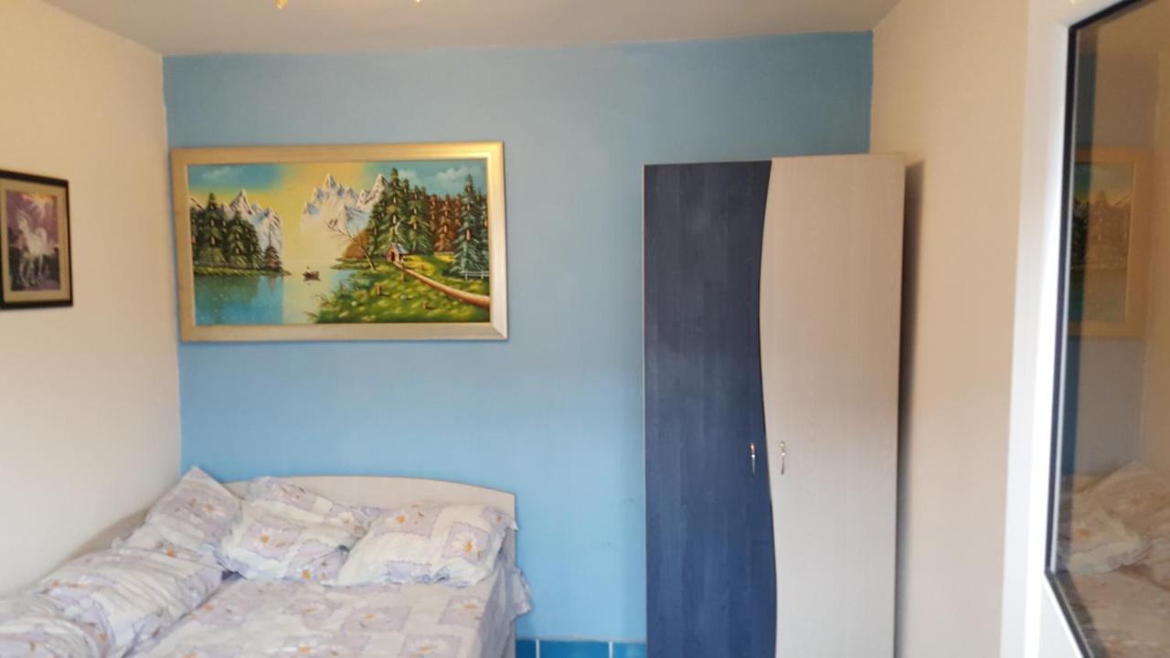 Casele Lena Bed & Breakfast Aldesti  Ngoại thất bức ảnh