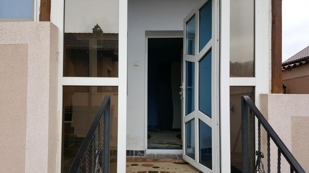 Casele Lena Bed & Breakfast Aldesti  Ngoại thất bức ảnh