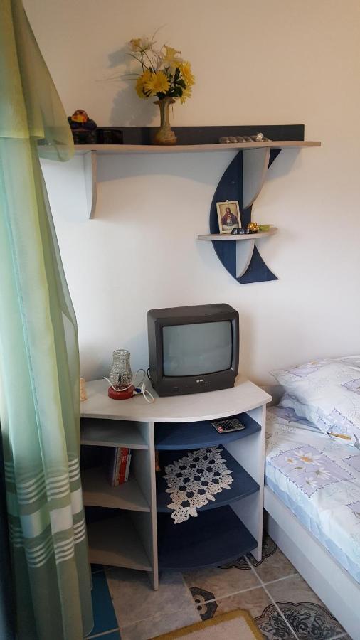 Casele Lena Bed & Breakfast Aldesti  Ngoại thất bức ảnh